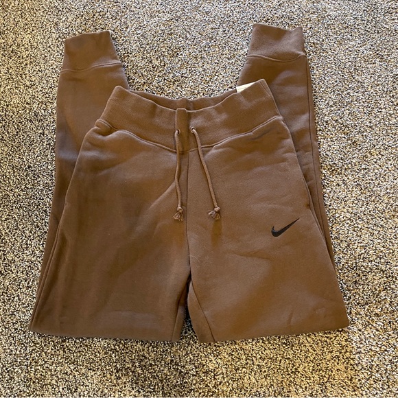 Nike Pants - Nike Sportswear Phoenix Fleece - Women's High Waisted Joggers - Cacao Wow